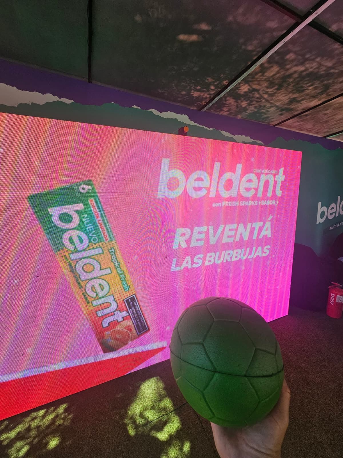 Reventá las burbujas · Beldent