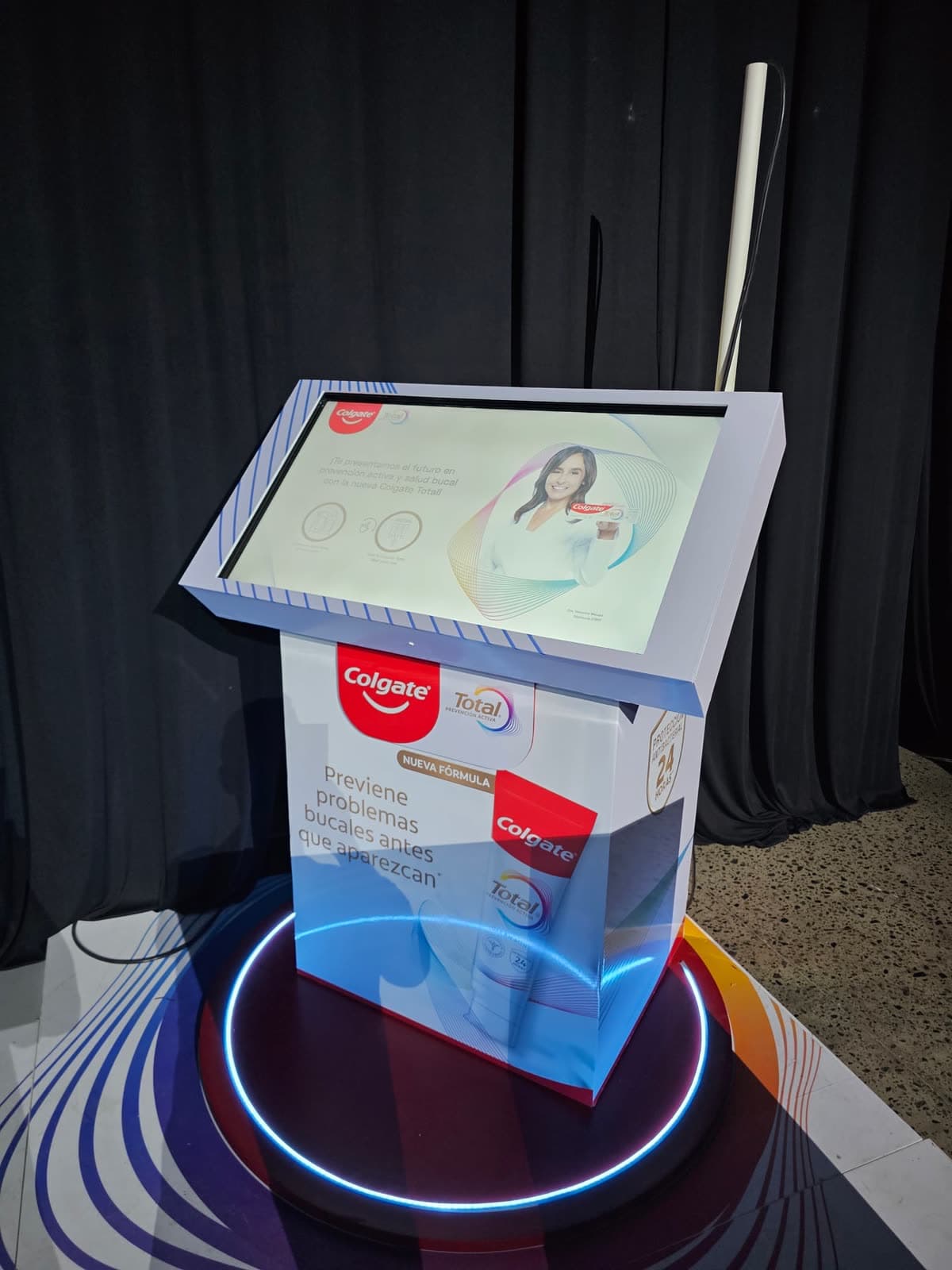 Pantalla táctil de producto · Colgate