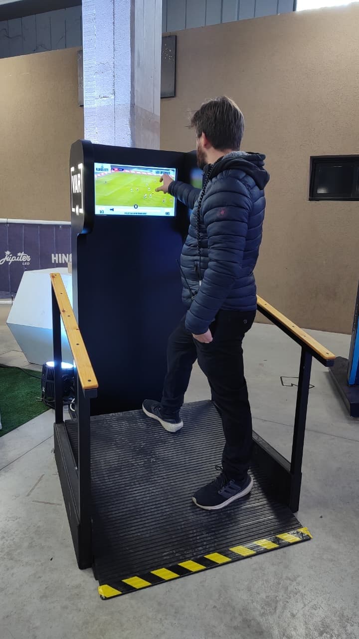 Experiencia VAR en pantalla · Inmental