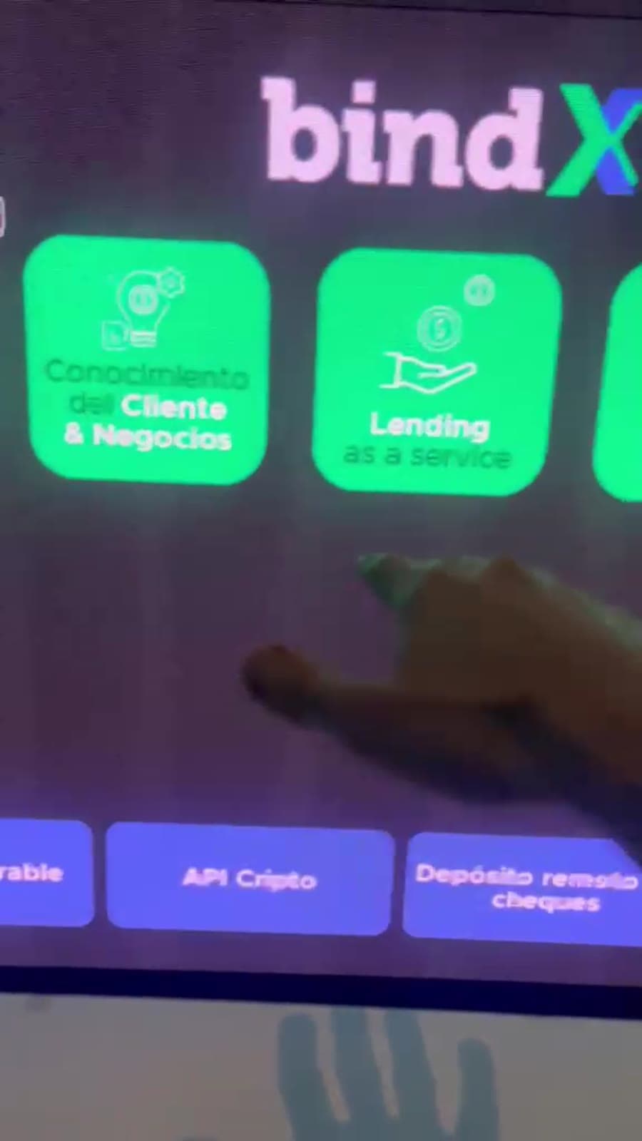 Interacción con las manos · BIND